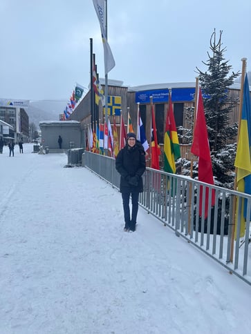 DANYA-DAVOS-2