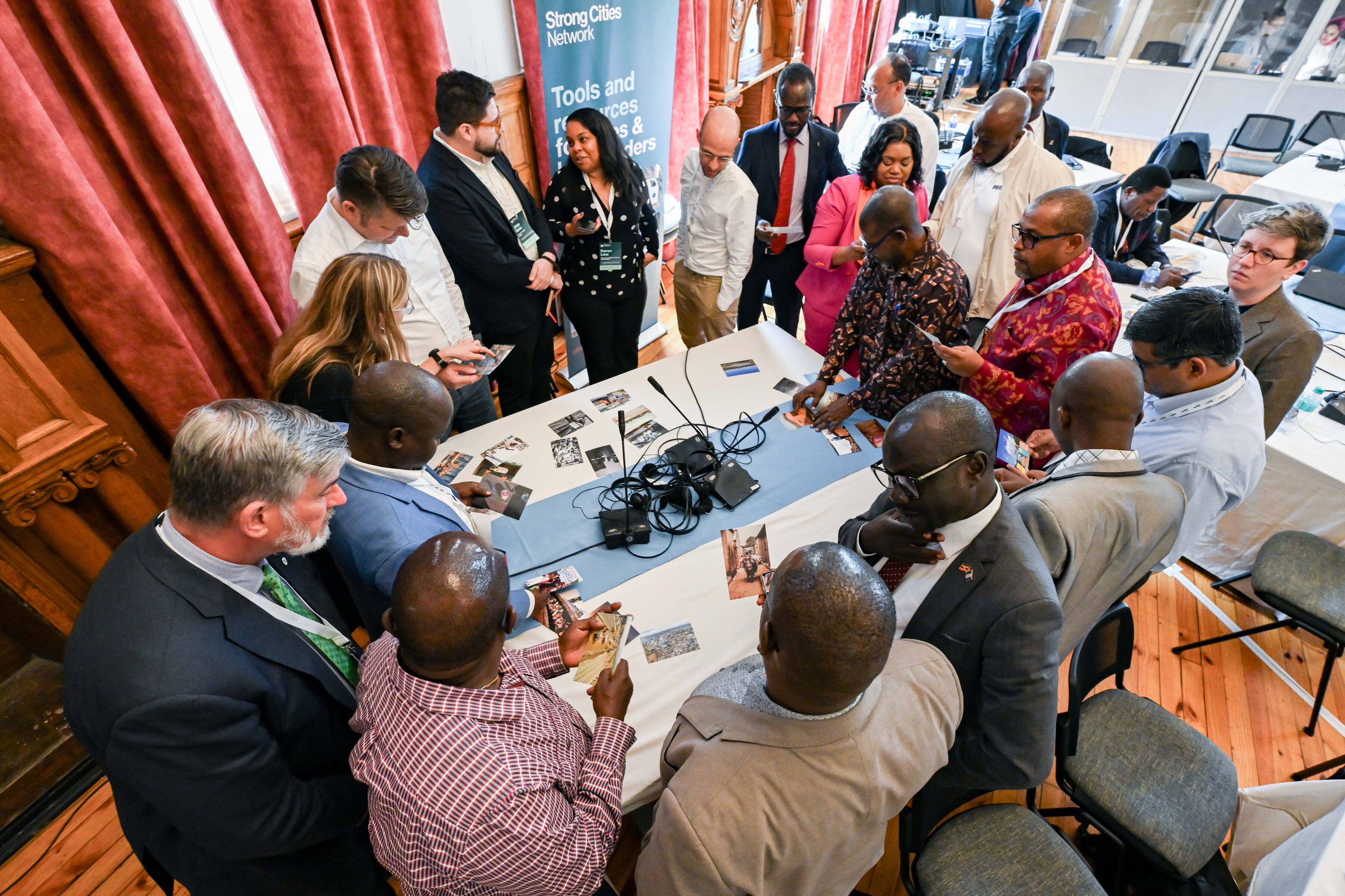 Participants reflect on the role of places in building social cohesion during the Strong Cities Network’s Fifth Global Summit. 