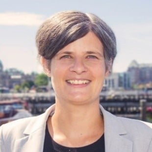 Photo of the former mayor of Victoria, BC, Lisa Helps