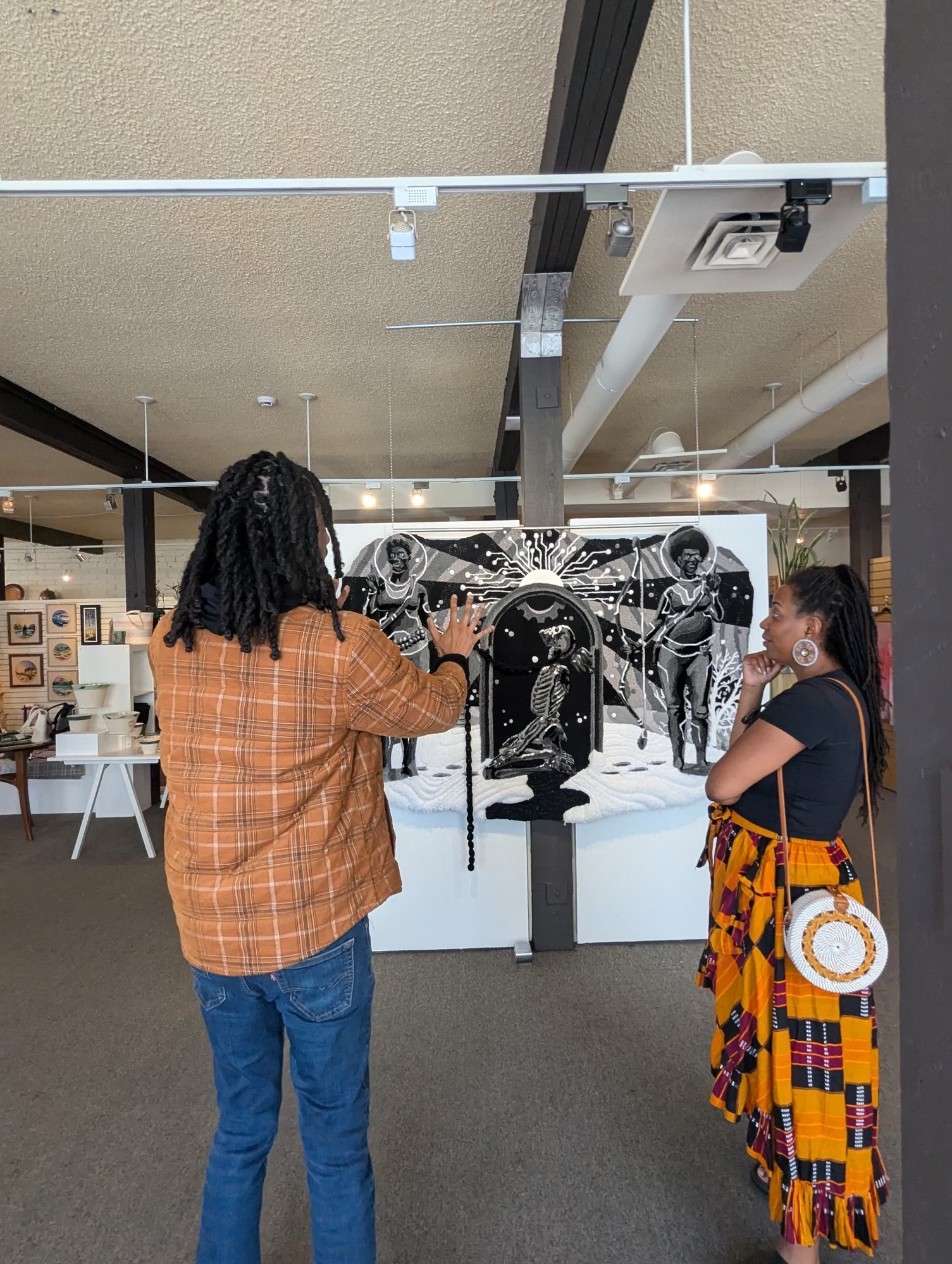 Rochelle looking at art