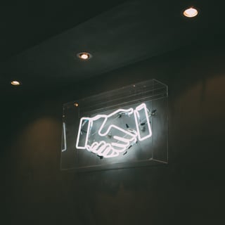 charlesdeluvio-AT5vuPoi8vc-unsplash